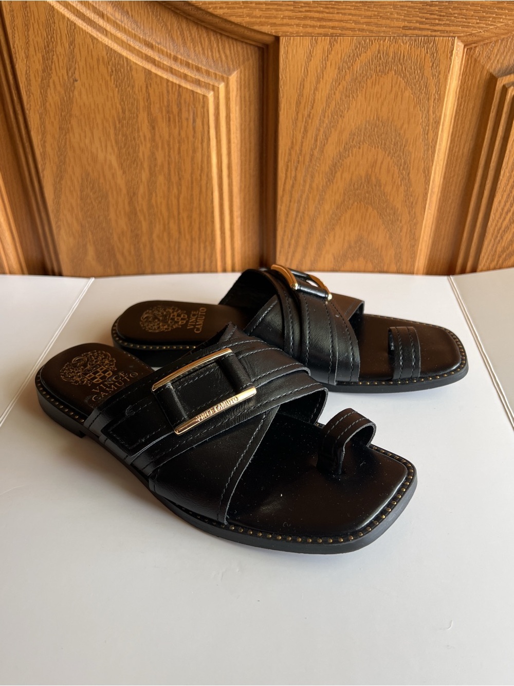 Vince Camuto Black Leather Sandals 7.5 Toe Loop Slides Boho Resort Chic